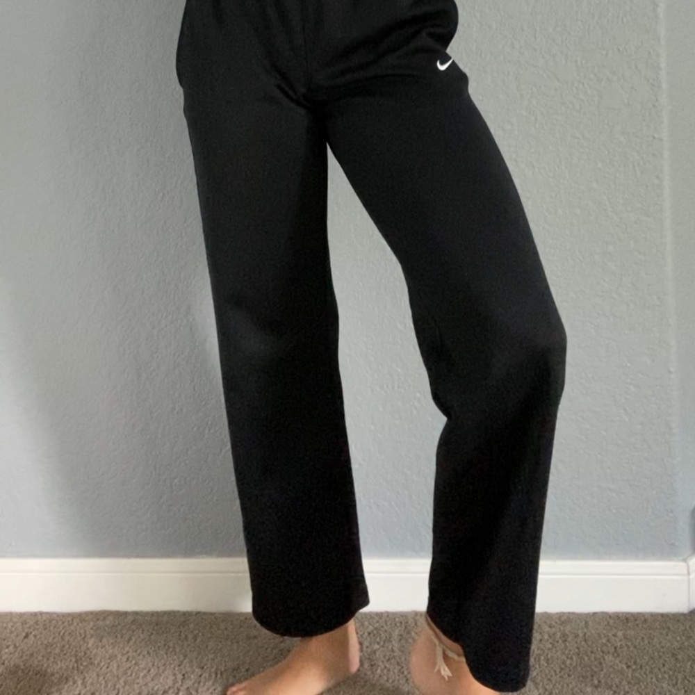 Nike Sweatpants - Picture 4 of 4